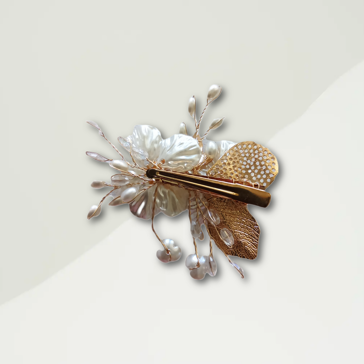 White Flower Design Hair Clip